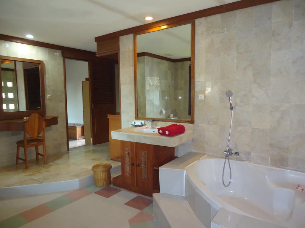 Ananda Seminyak (Bali)